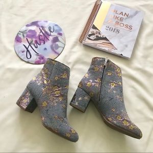 [NWOB] Zigi Soho (Sz 7.5) Floral Zip Ankle Boots